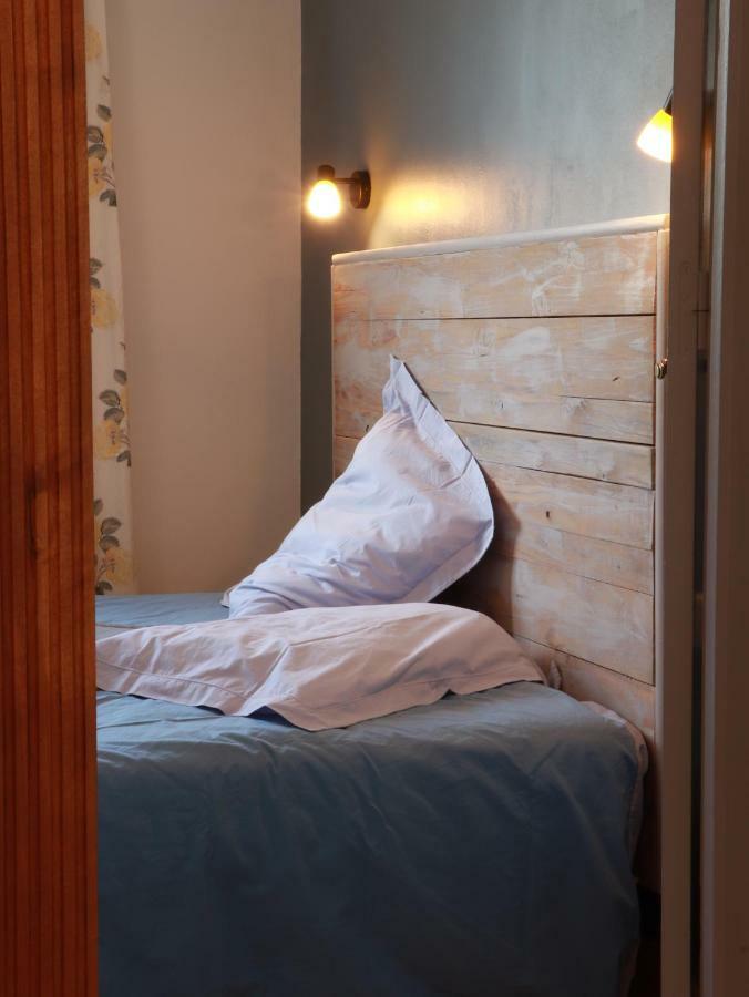 シュズ・ラ・ルッス Lo Rastelie Bed & Breakfast エクステリア 写真